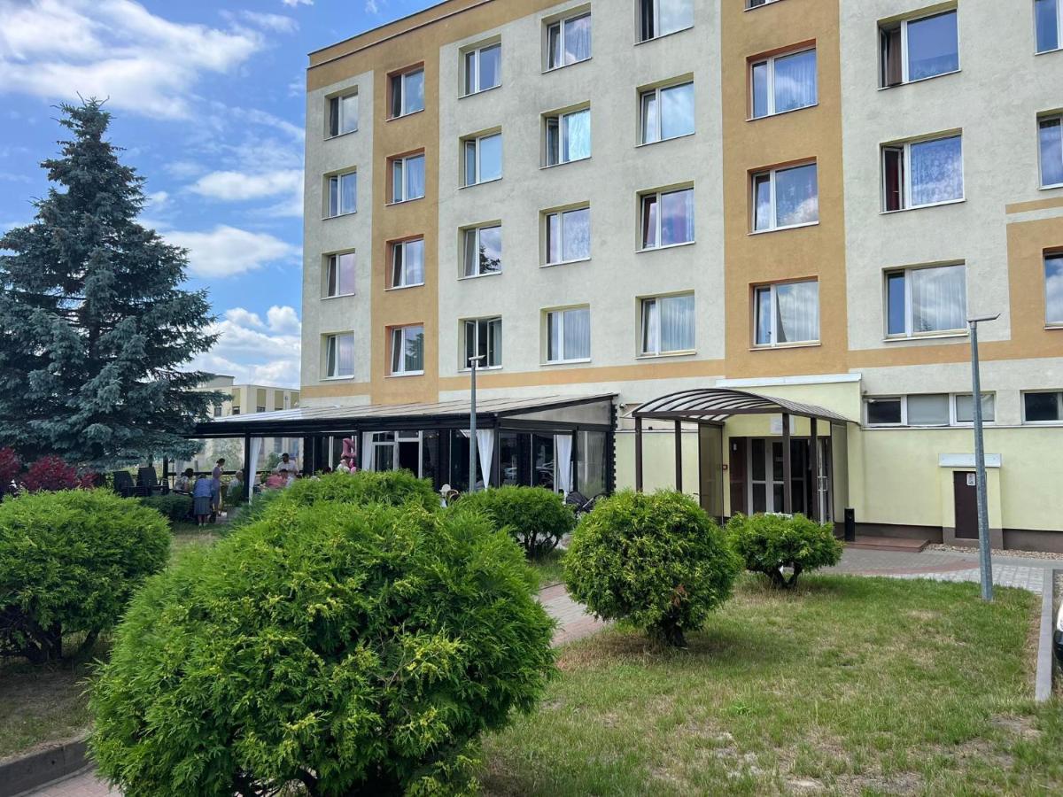 Plonia Resort Luaran gambar