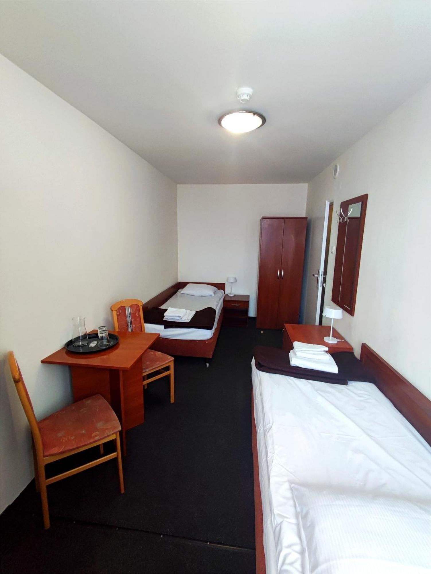 Plonia Resort Luaran gambar